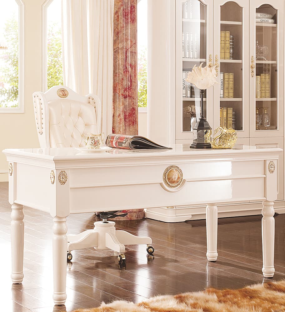 Стол письменный на ножках Djiada беж