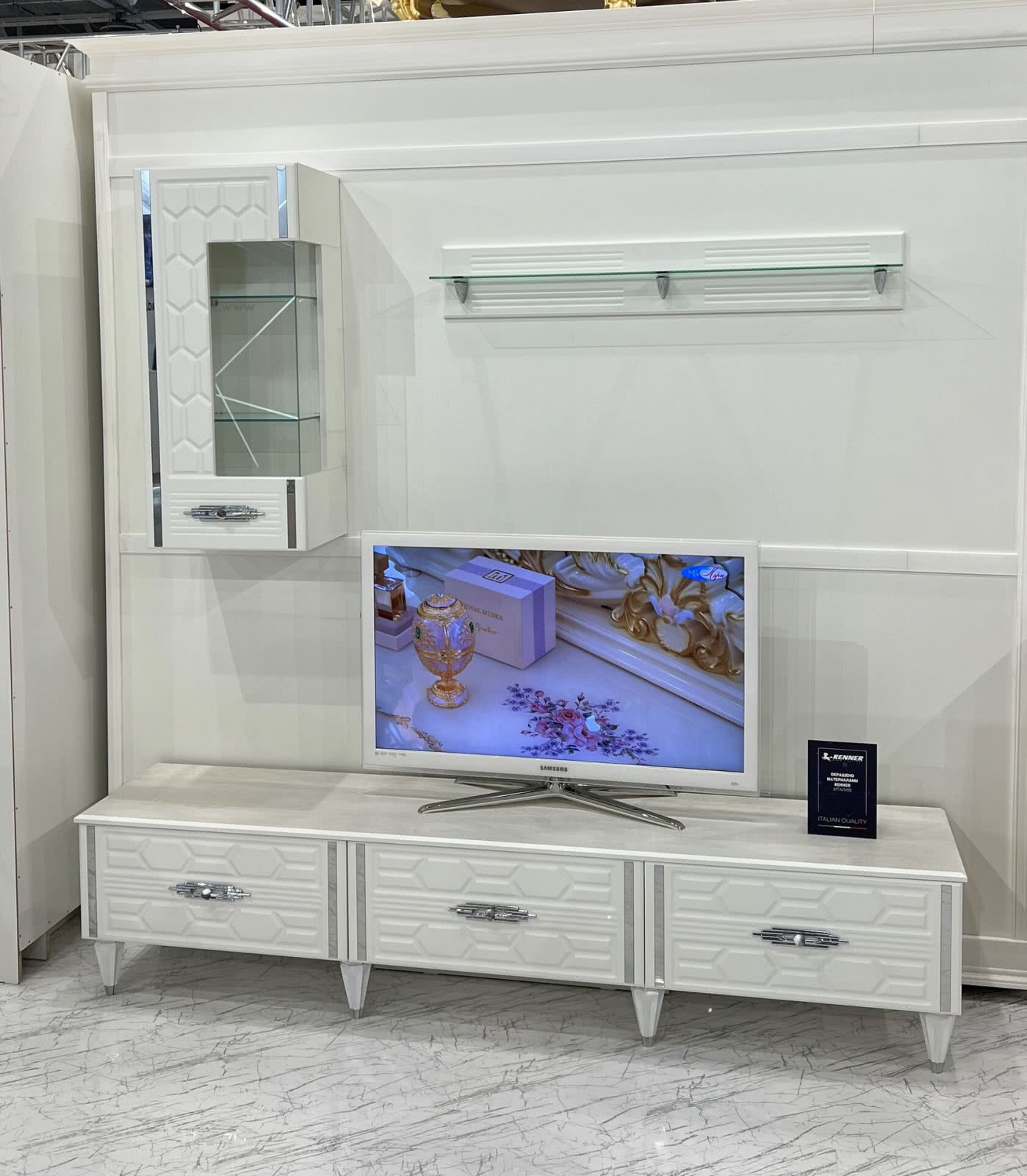 Гостиная Мария ГМР-04 Тумба для ТВ Белый с серебром