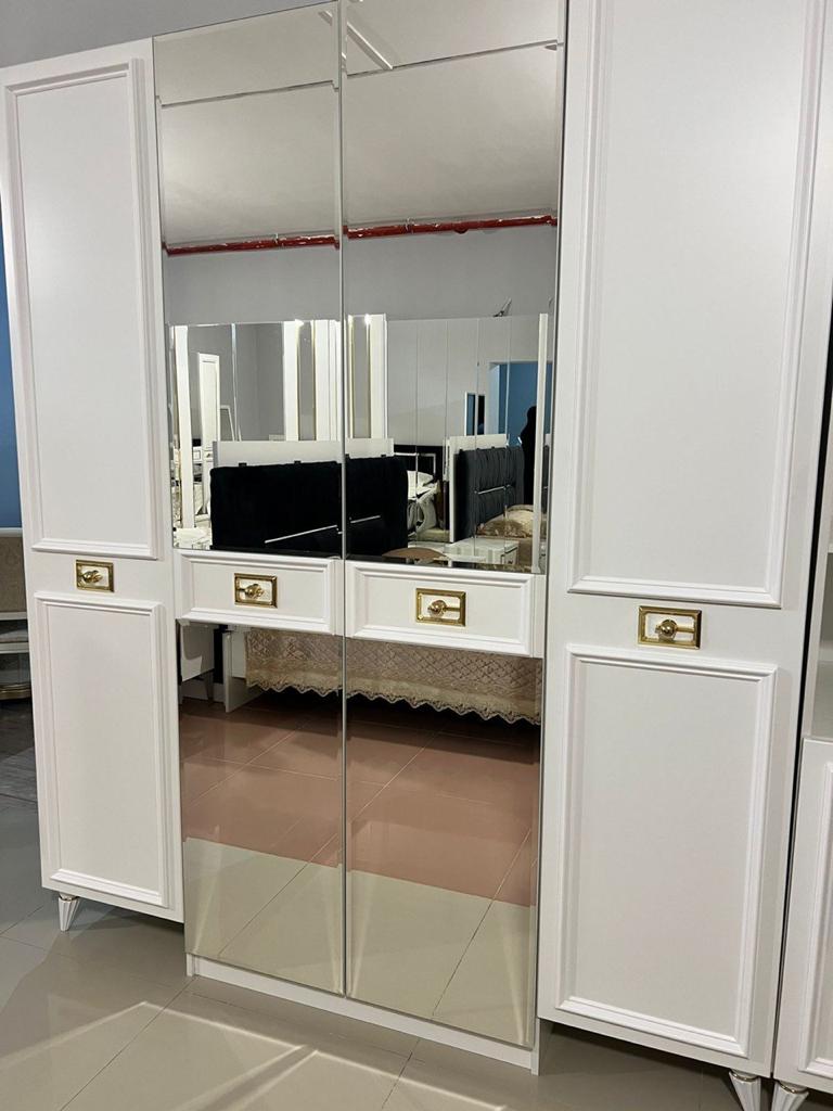 Виктория СВК-03 Шкаф 4-дверный Белый с золотом