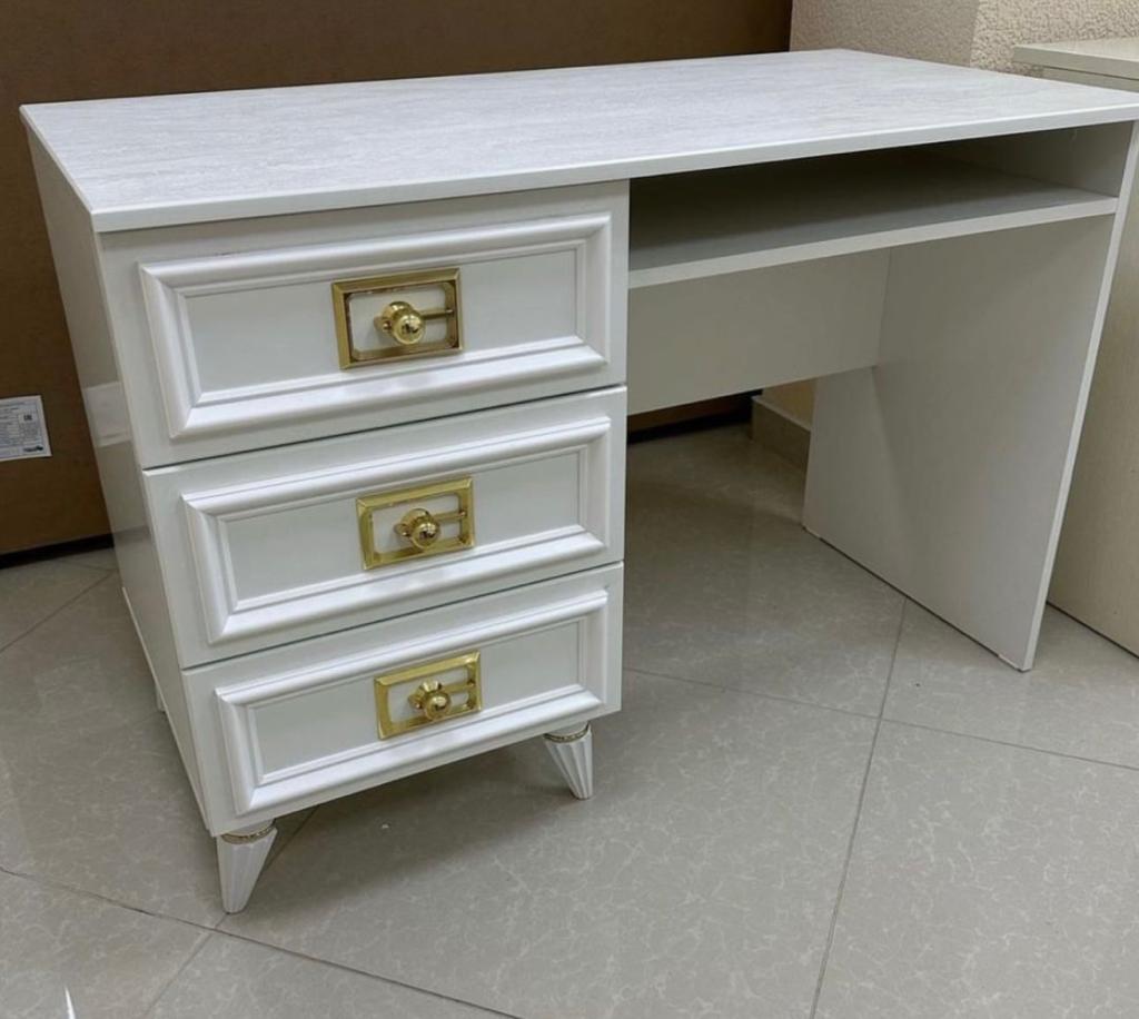 Виктория МВК-02 Стол письменный Белый золото