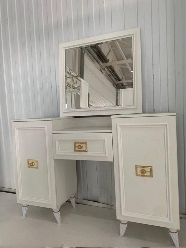 Виктория СВК-14 Стол туалетный Белый с серебром