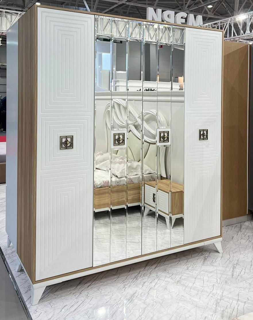 Шкаф 4-дверный спальня "Мале"