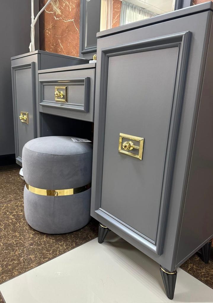 Стол туалетный (сер.-зол.) спальня "Виктория"